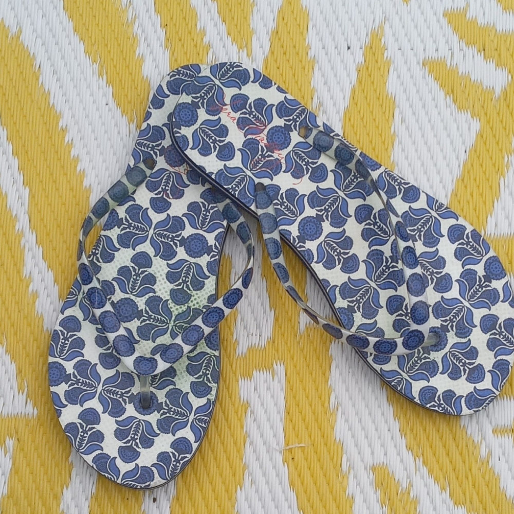 Vera Bradley flip flops sandals women's size 7-8 royal blue white polka dot